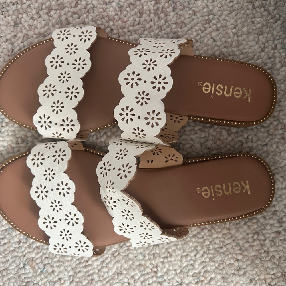Kensie Women's Floral White Sandals